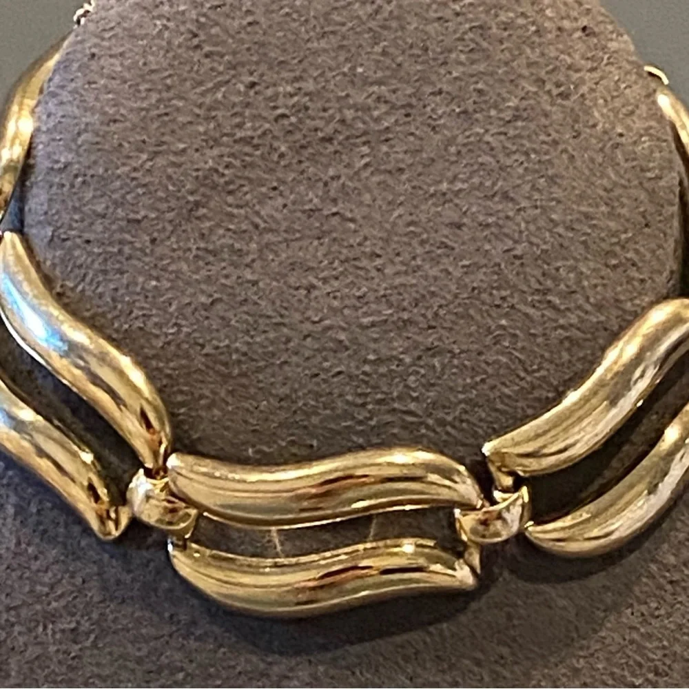 Monet Gold Chain-Link Bracelet - Picture 2 of 6